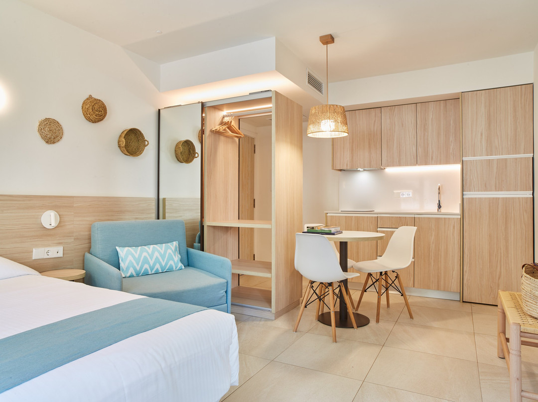 San Miguel Park & Esmeralda Mar Apartments主图