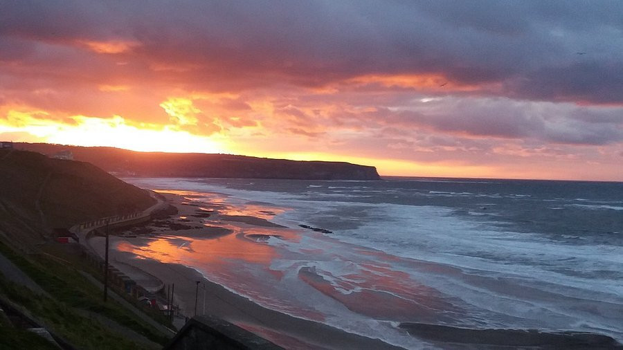 Sandsend Beach景点图片