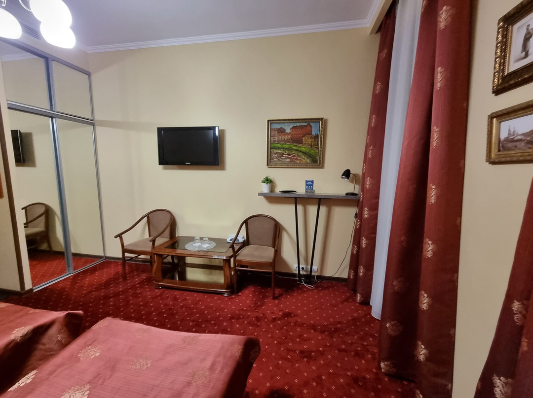 库斯特米酒店主图