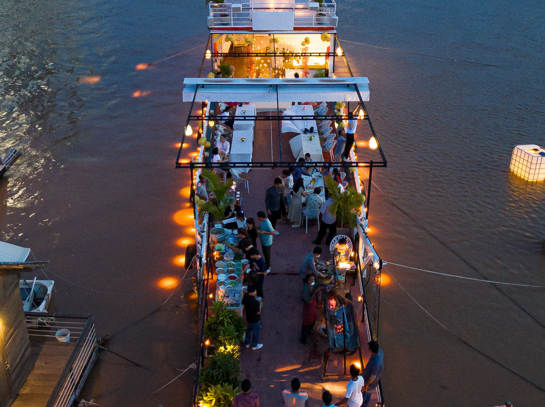 Floatation-金边必去景点