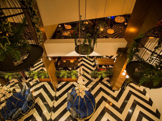 MPLUS Cafe & Restaurant