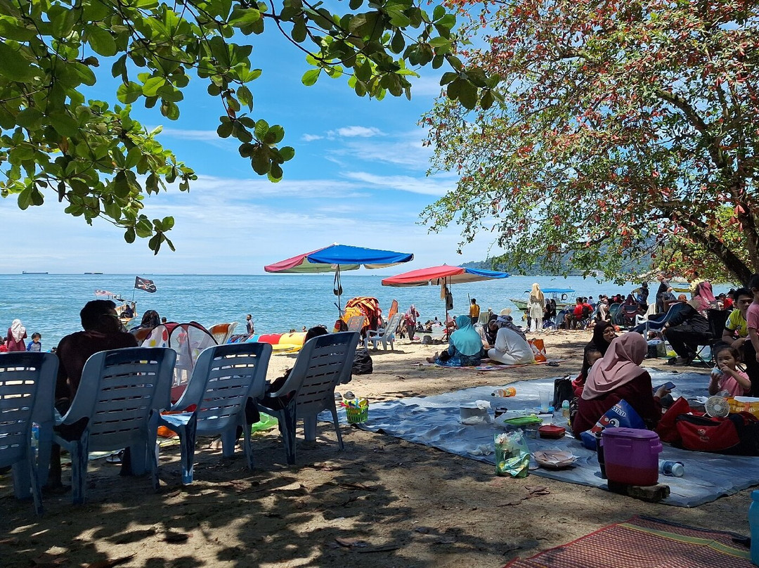 Pantai Teluk Batik-红土坎必去景点