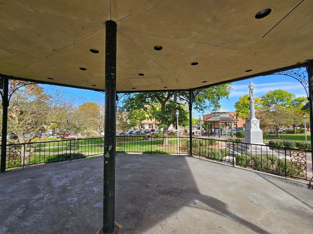 Woodstock Square Historic District-Woodstock必去景点