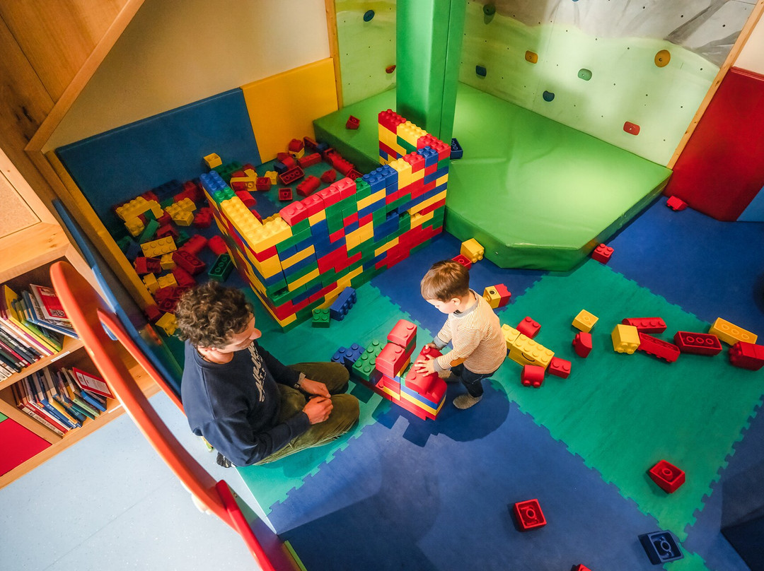 乌格瑟尼酒店主图