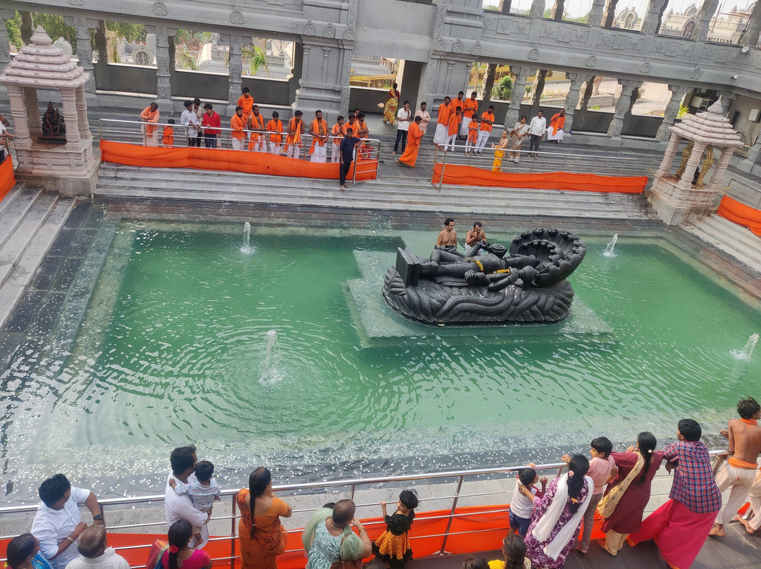 Kolanupaka Jain Temple景点图片