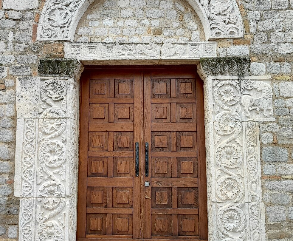 Chiesa San Clemente Al Vomano景点图片