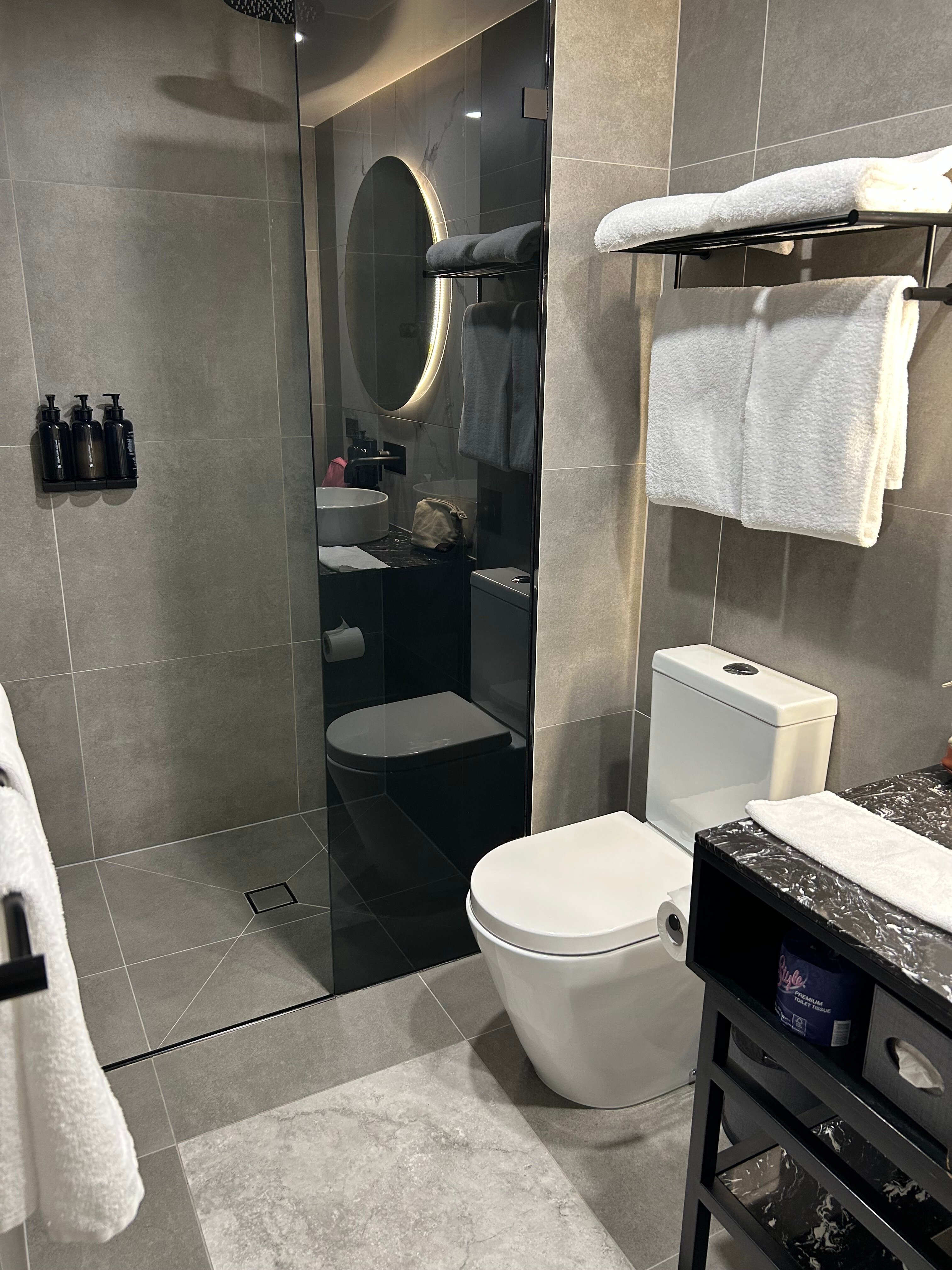 Deco Hotel Canberra-浴室