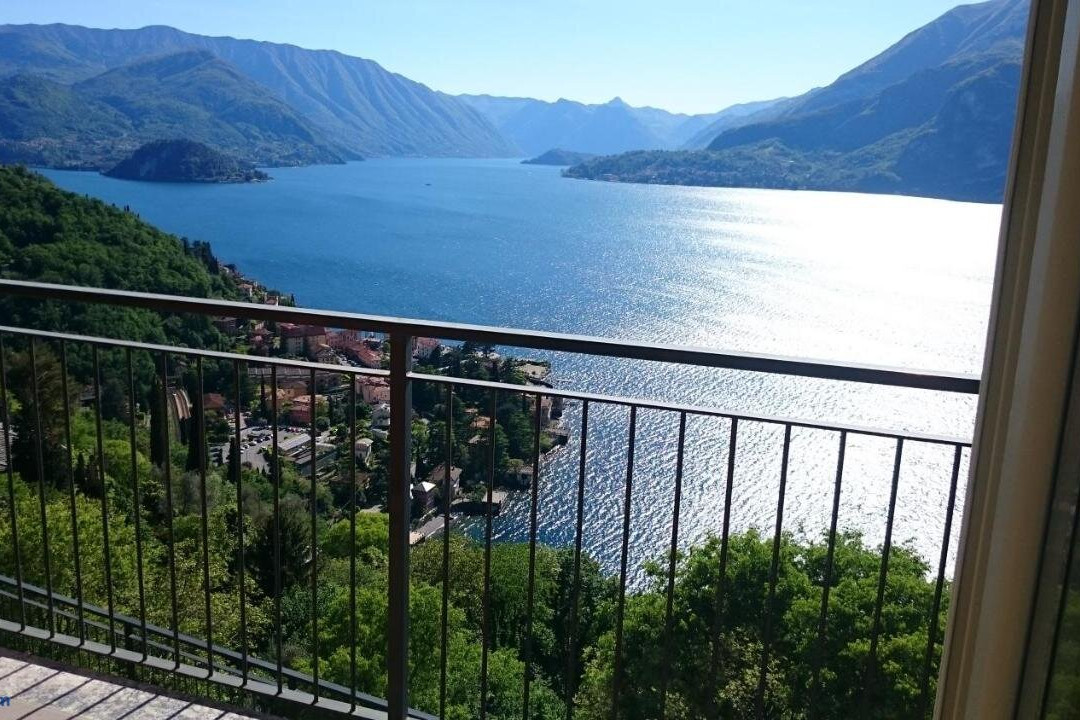 Lakecomoweb
