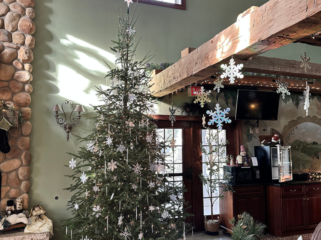 Hearthstone Inn & Suites主图