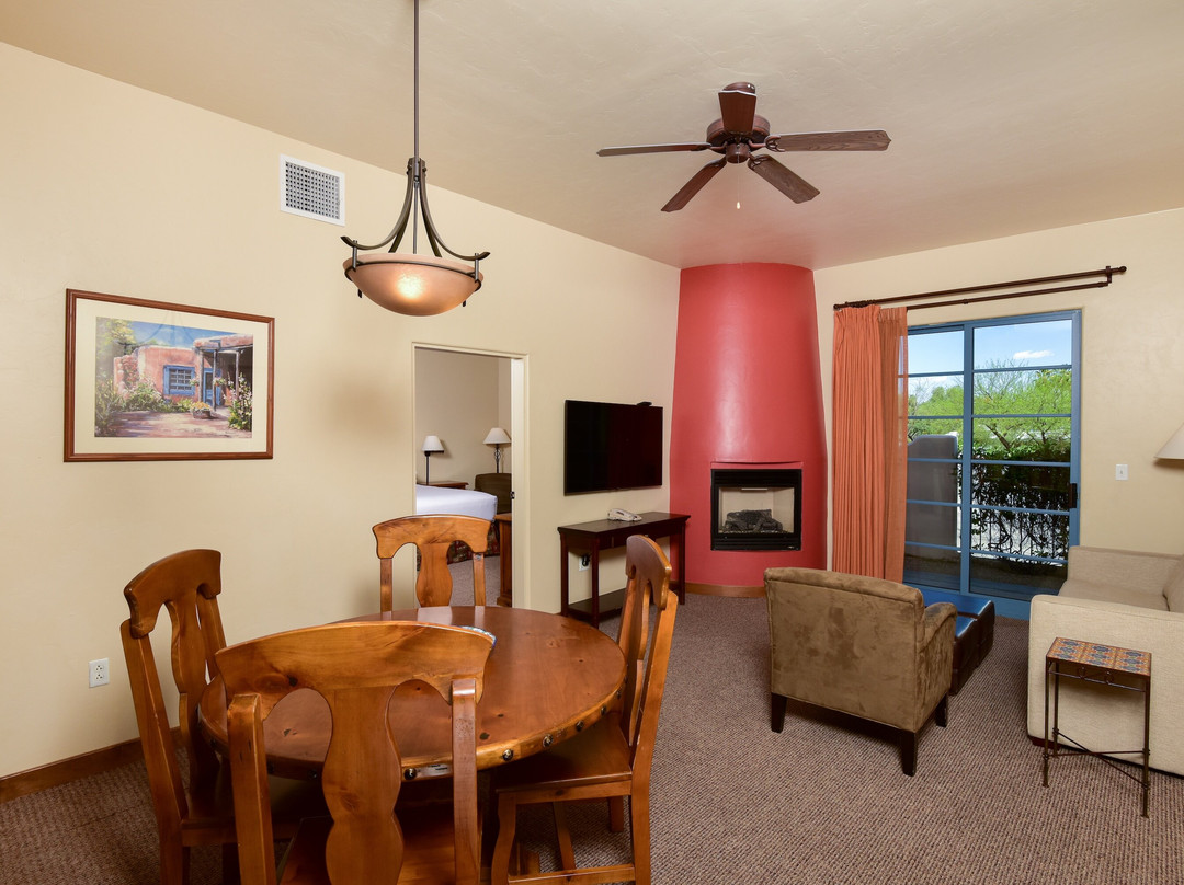 Lodge On The Desert主图