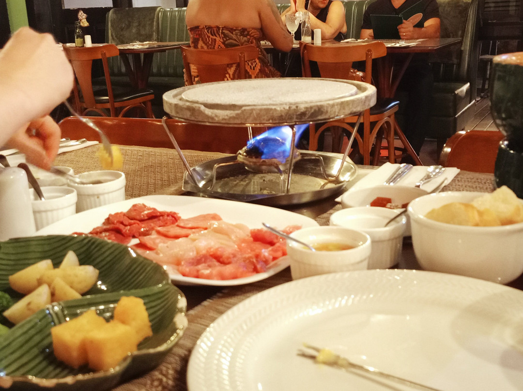 卡内拉餐馆和美食-Les Lys Doré