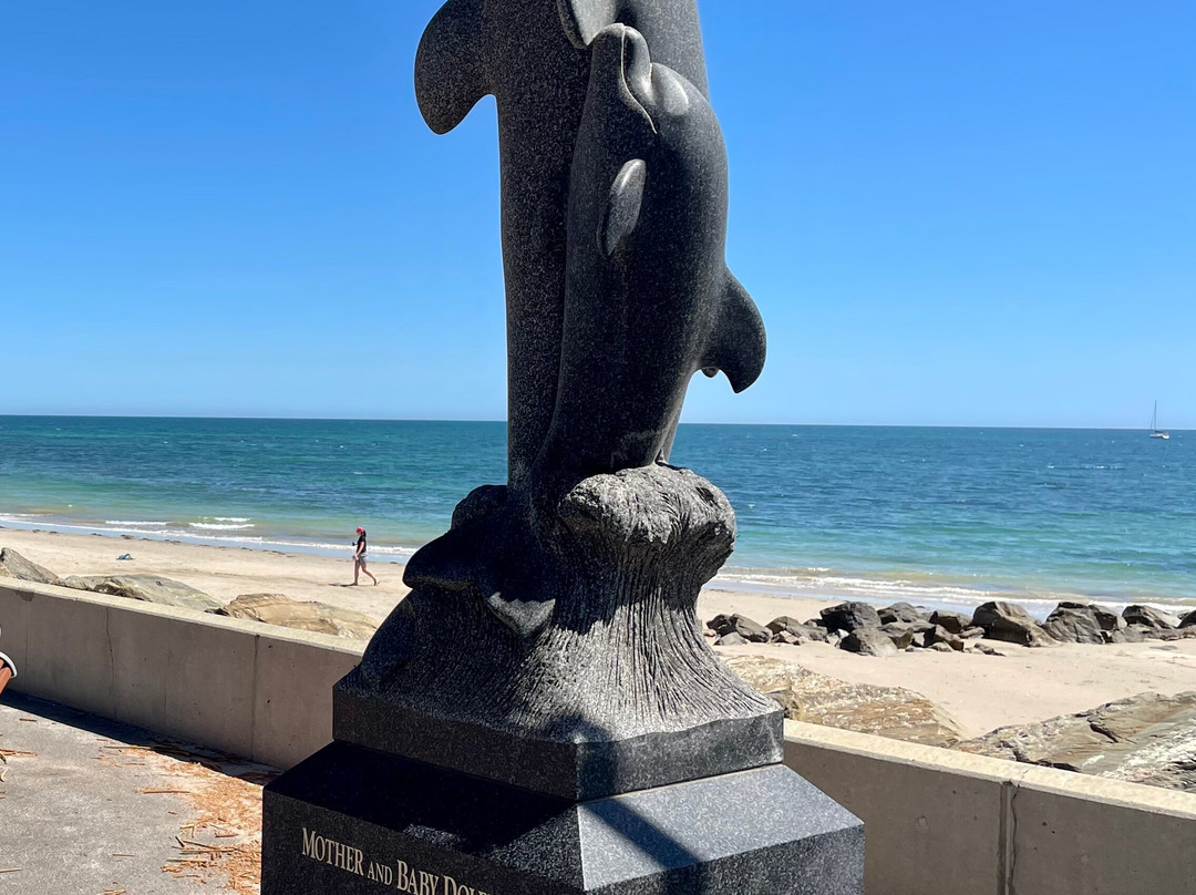 Mother & Baby Dolphin Sculpture