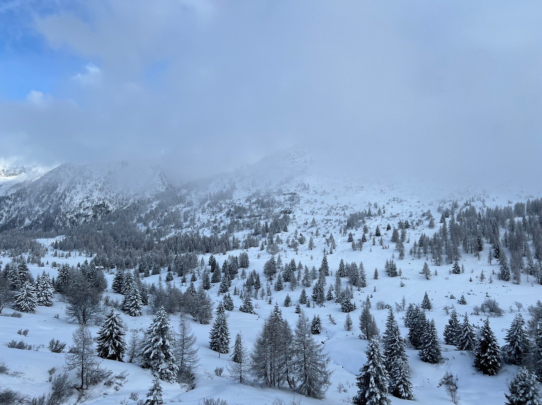阿达梅洛酒店主图
