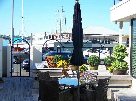 The Captain's Landing主图