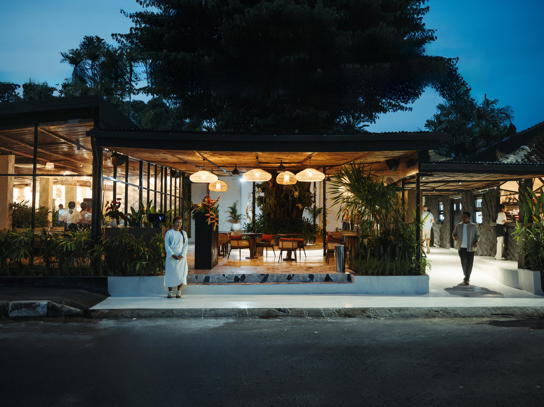 Lava Gastrobar & Grill