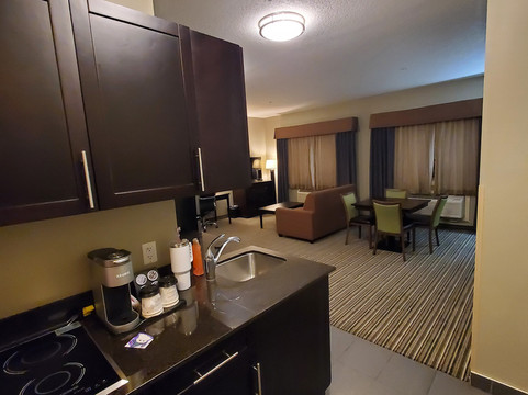 萨斯喀彻温堡贝斯特韦斯特优质套房酒店主图