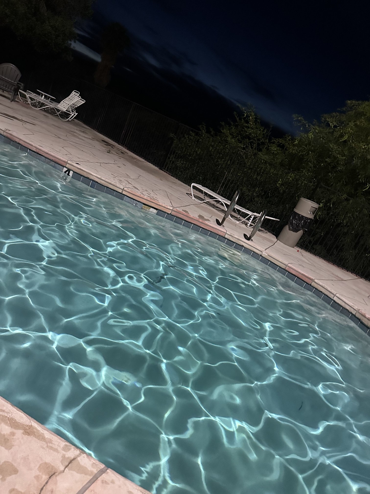 Lodge on the River-官方