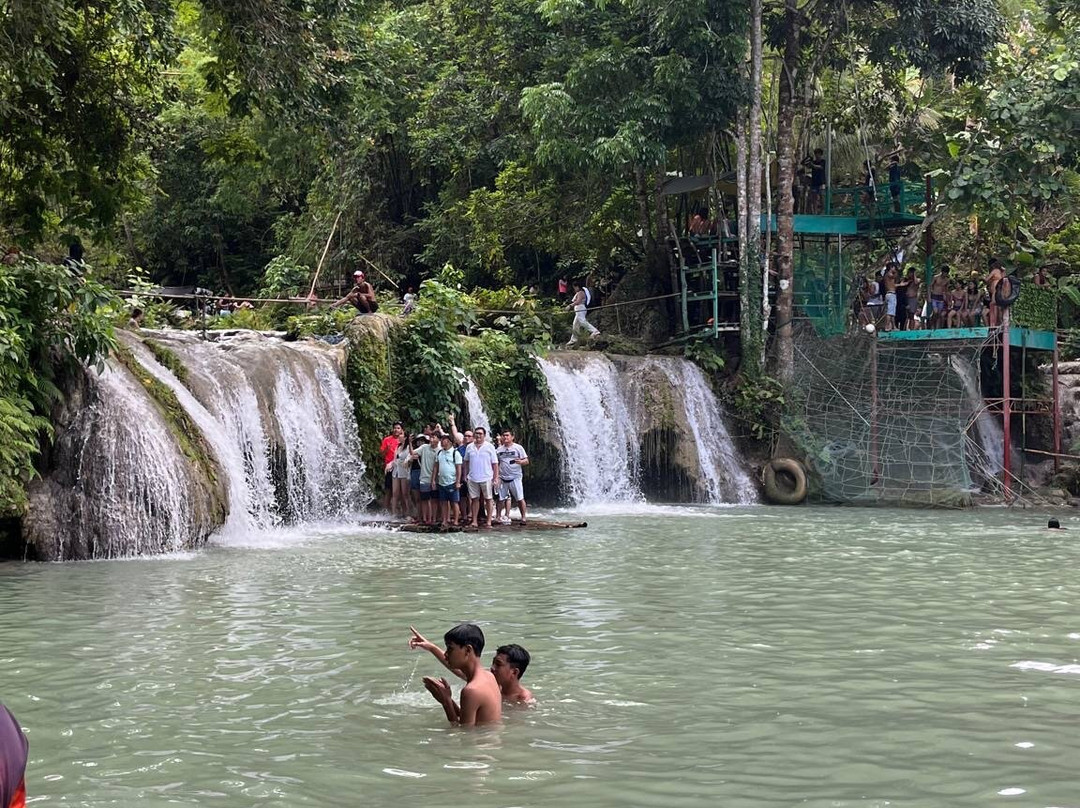 坎布加海瀑布-锡基霍尔岛必去景点