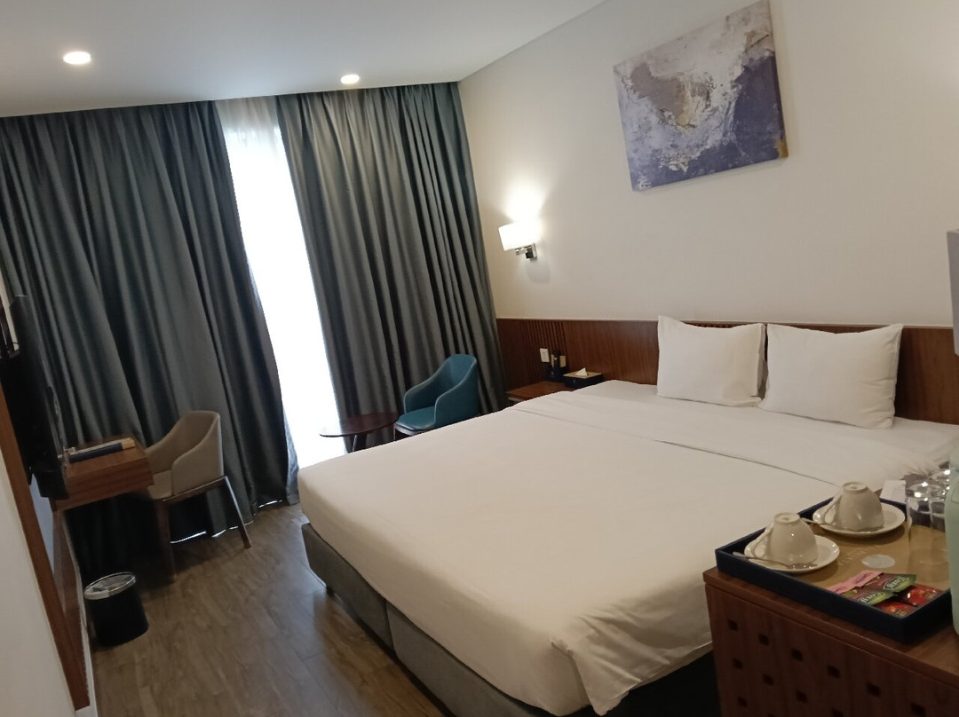 Mangata Beachfront Hotel