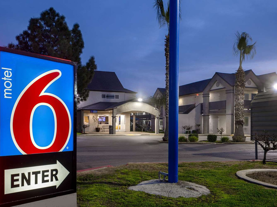 Motel 6 Buttonwillow Central