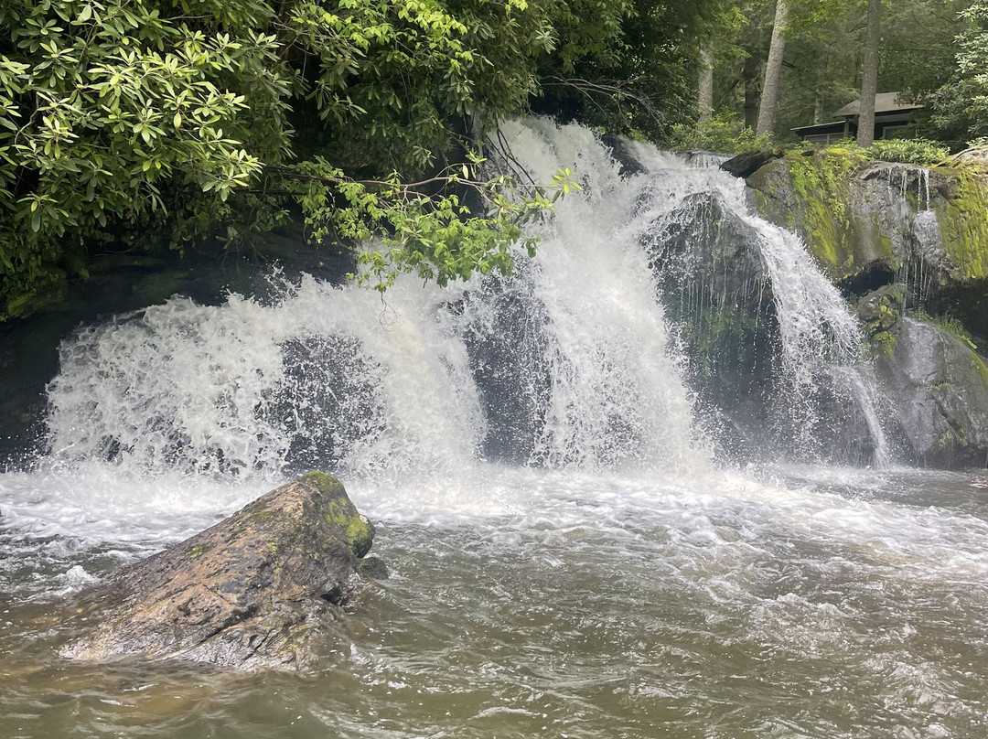 Lake Glenville Scenic Waterfall Cruises景点图片