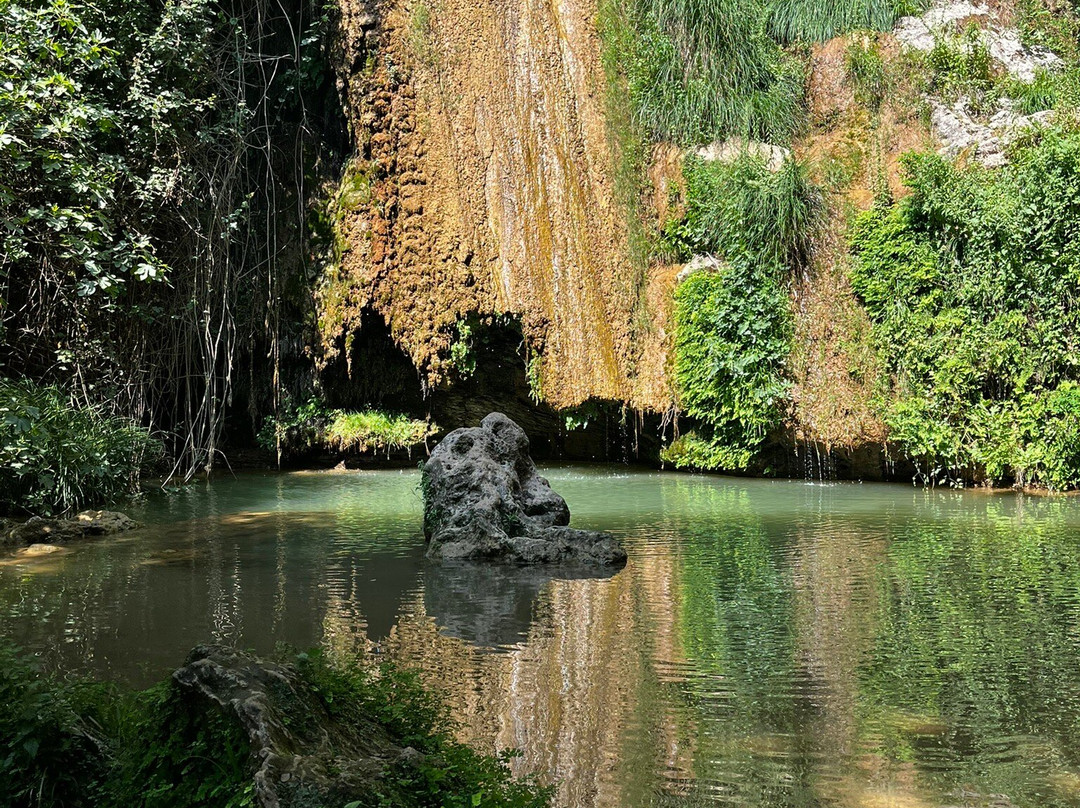 Kalamaris Waterfall-Gialova必去景点