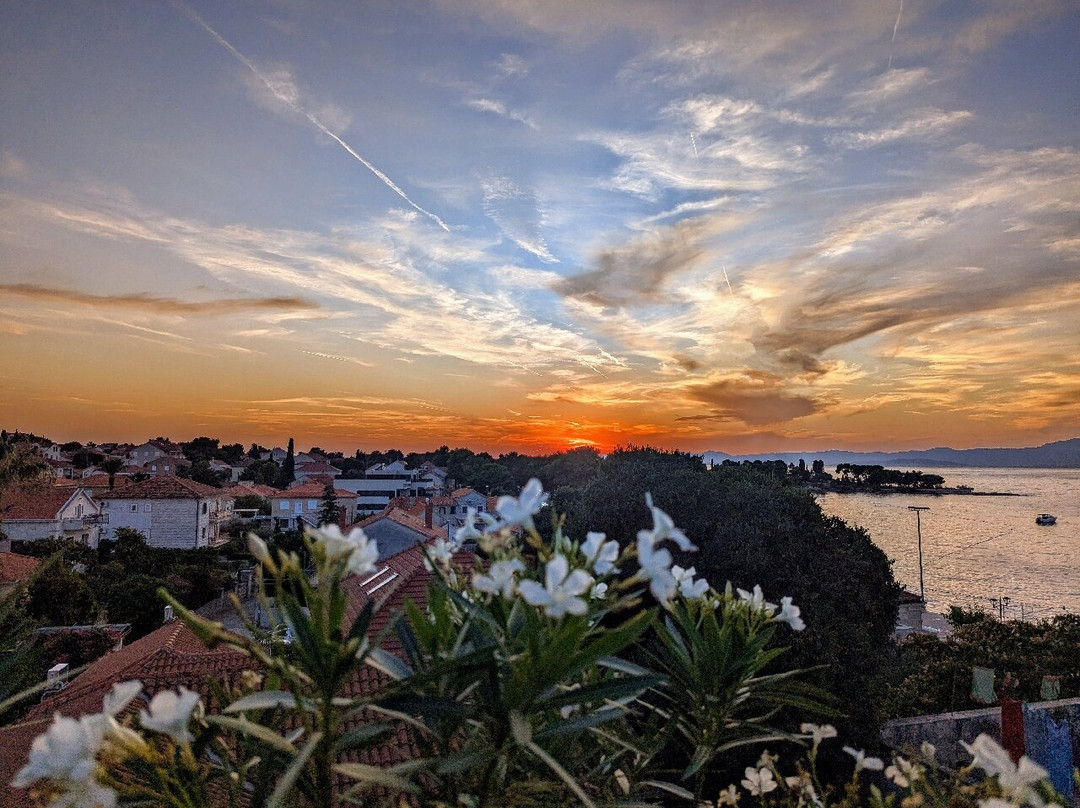 米狄亚别墅酒店主图