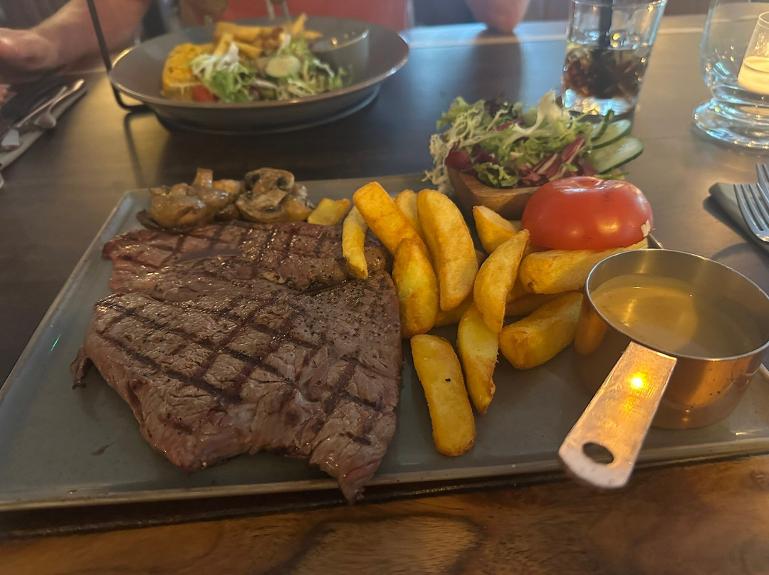 Broom Hall Inn主图