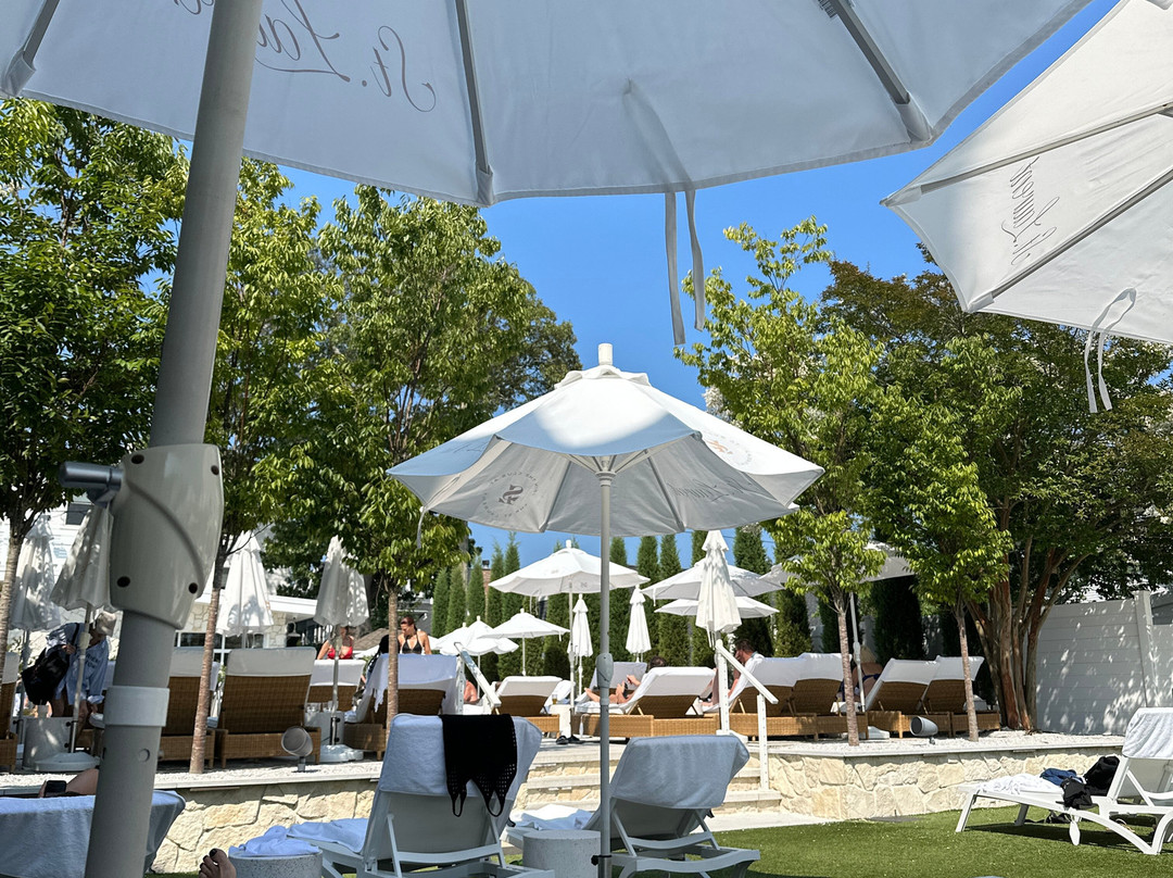 The St. Laurent Social Club & Guest Rooms主图