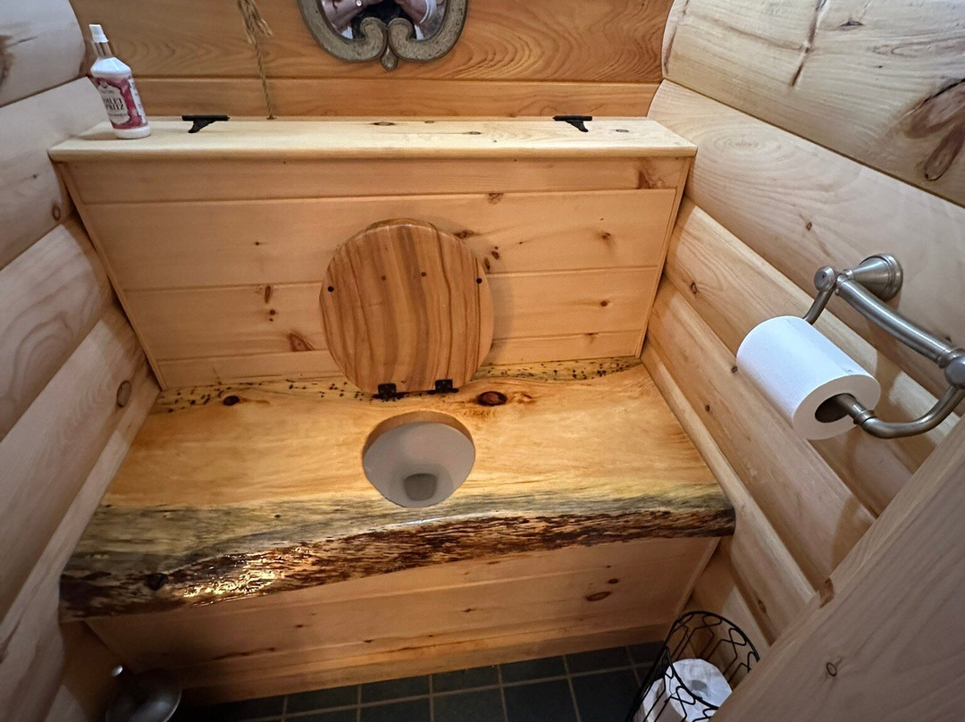 Log Country Inn B&B主图