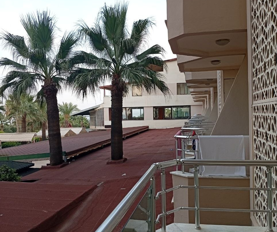 MC Beach Resort Hotel主图