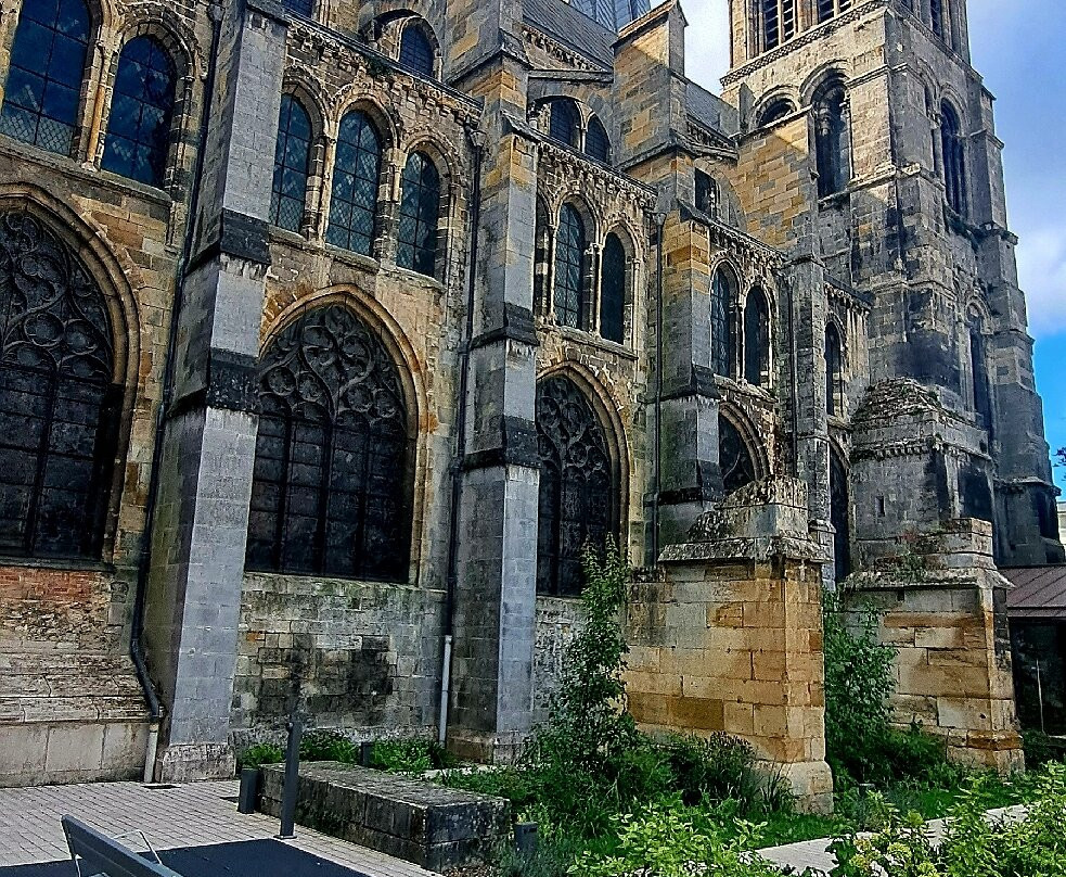 Collégiale Notre-dame-en-vaux-香槟地区沙隆必去景点