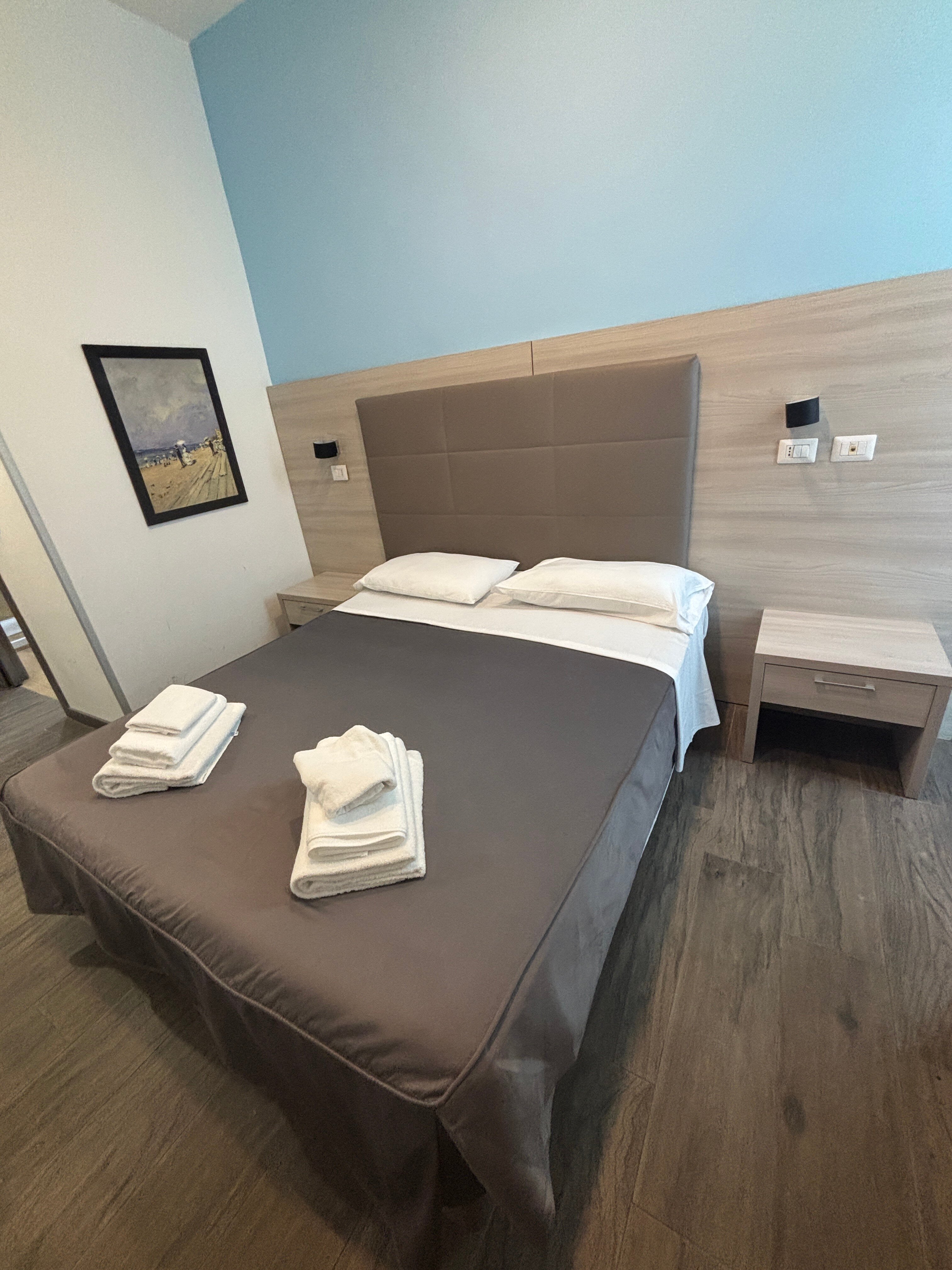 Academy Hotel-官方