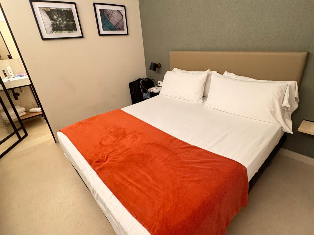 Mythic Valencia主图