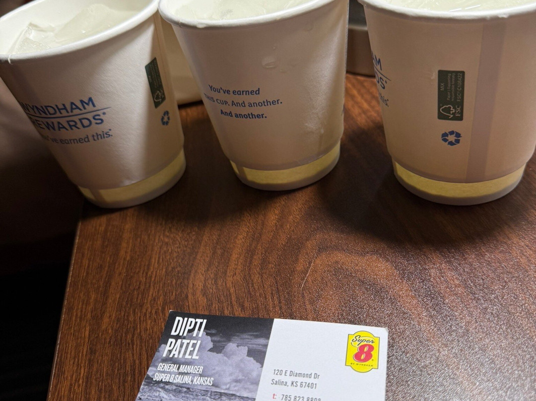 Super 8 by Wyndham Salina I-70主图