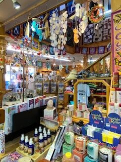 Sunburst Trading-Woodstock必去景点