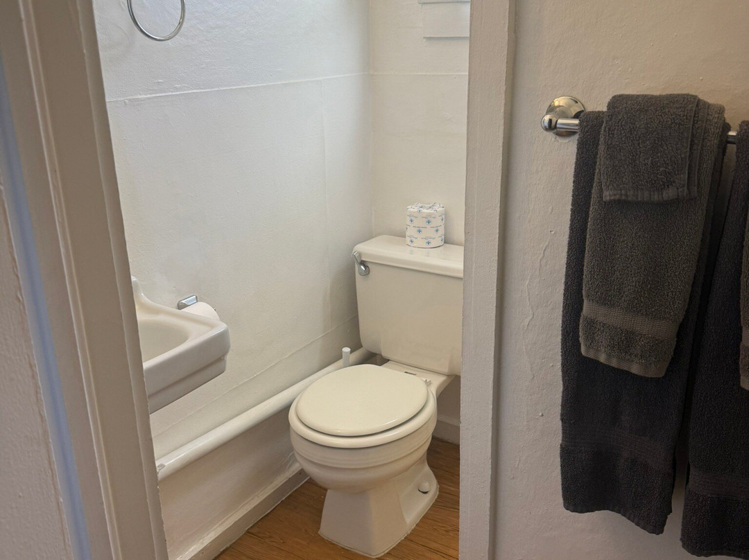 Gena's Sierra Inn And Restaurant主图