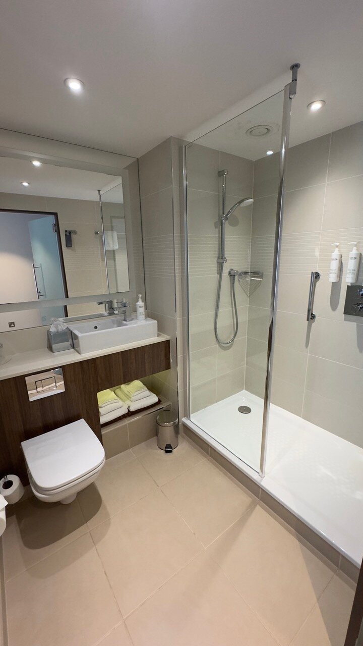 Courtyard by Marriott Aberdeen Airport-浴室