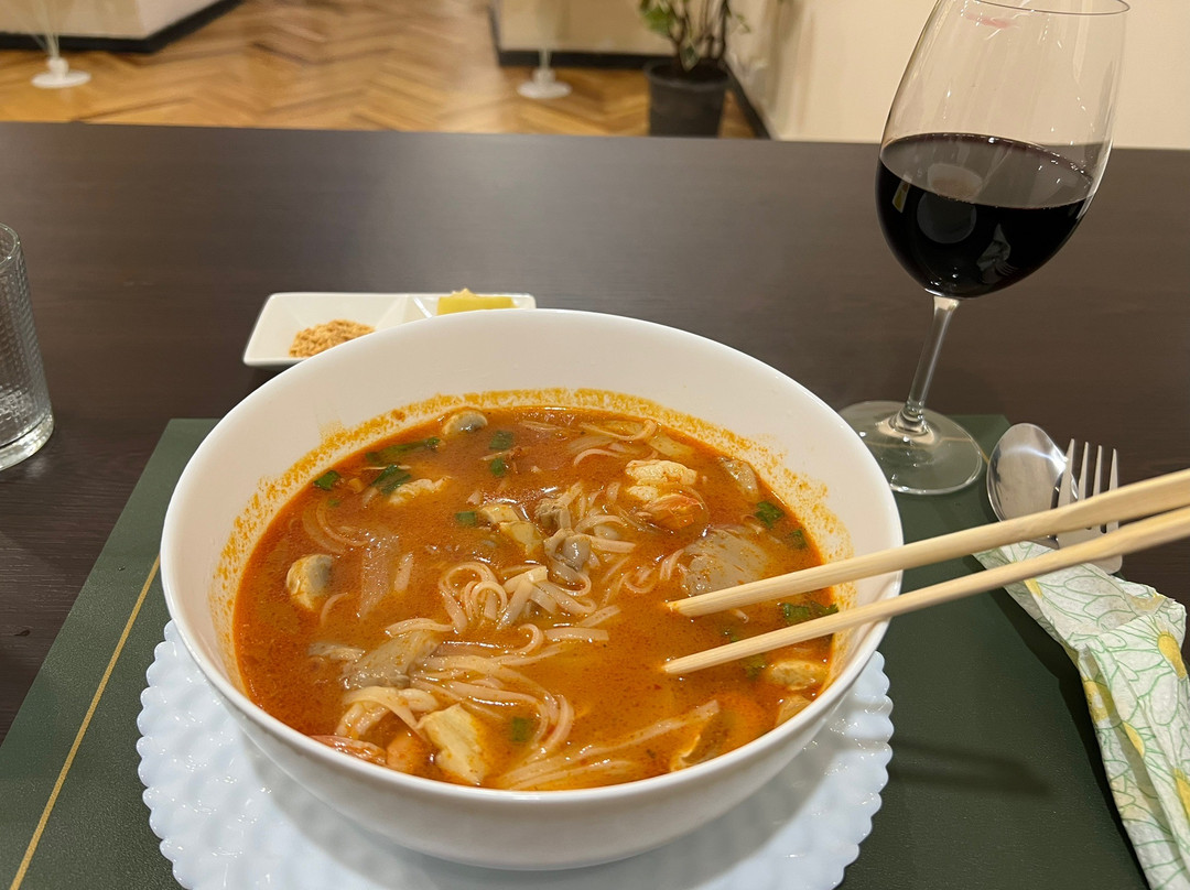 Thai foodi hub Asian restaurant Cafe