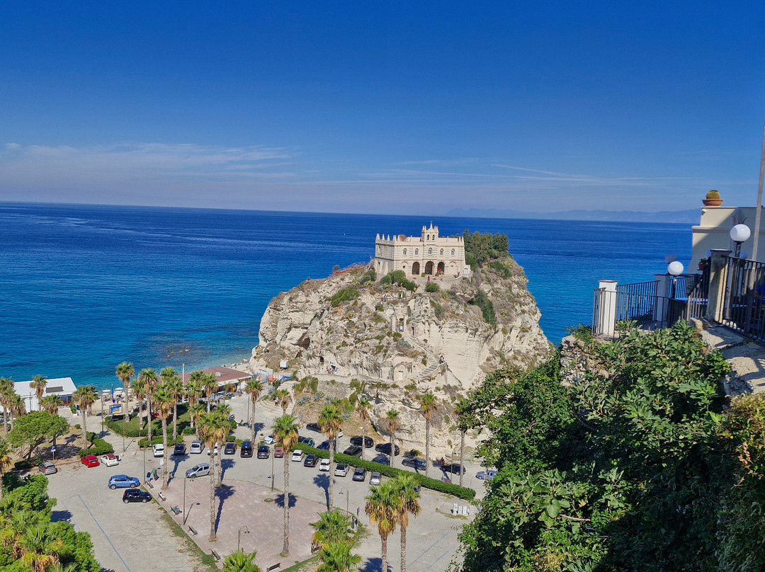 Santuario Di Santa Maria Dell'Isola Di Tropea-特罗佩阿必去景点