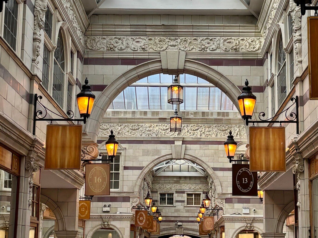 快捷假日切斯特赛马场酒店主图