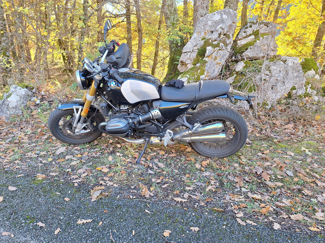 Azur Motorent-瓦尔博讷必去景点