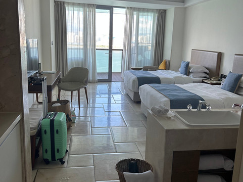 三亚凤凰岛度假酒店主图