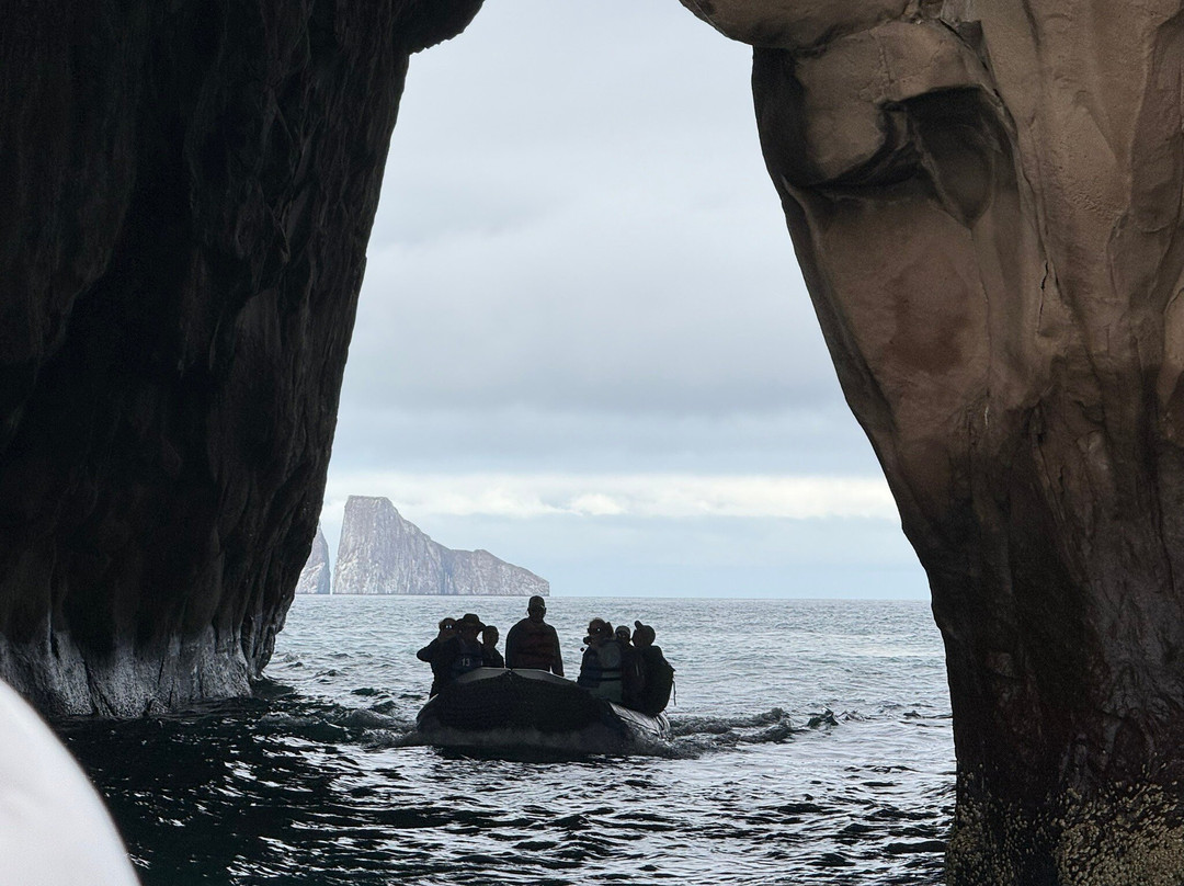 Rolf Wittmer & Tip Top Travel - Galapagos Cruises-阿约拉港必去景点