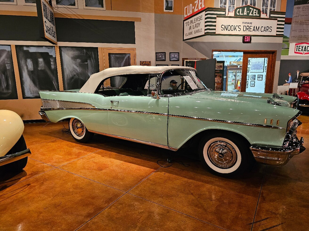 Snook's Dream Cars-鲍灵格林必去景点