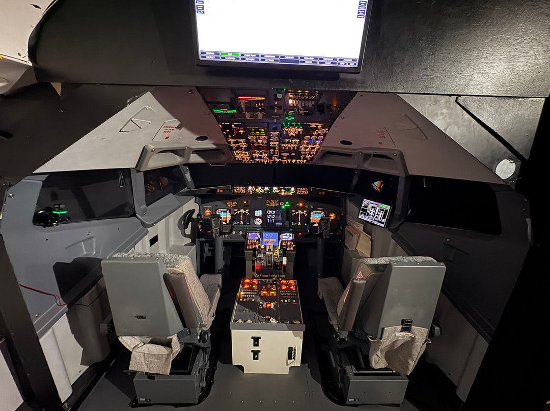 Simair737 Flight Simulators-切尔滕纳姆必去景点