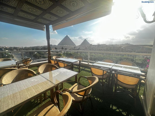 DouDou Pyramids View Hotel