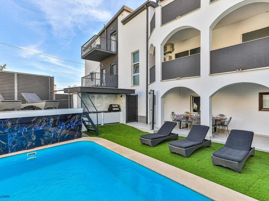 Apartments Brnas