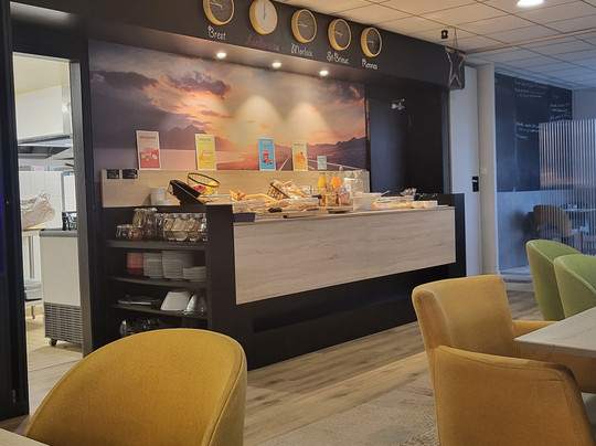 Brit Hotel Relais du Vern主图