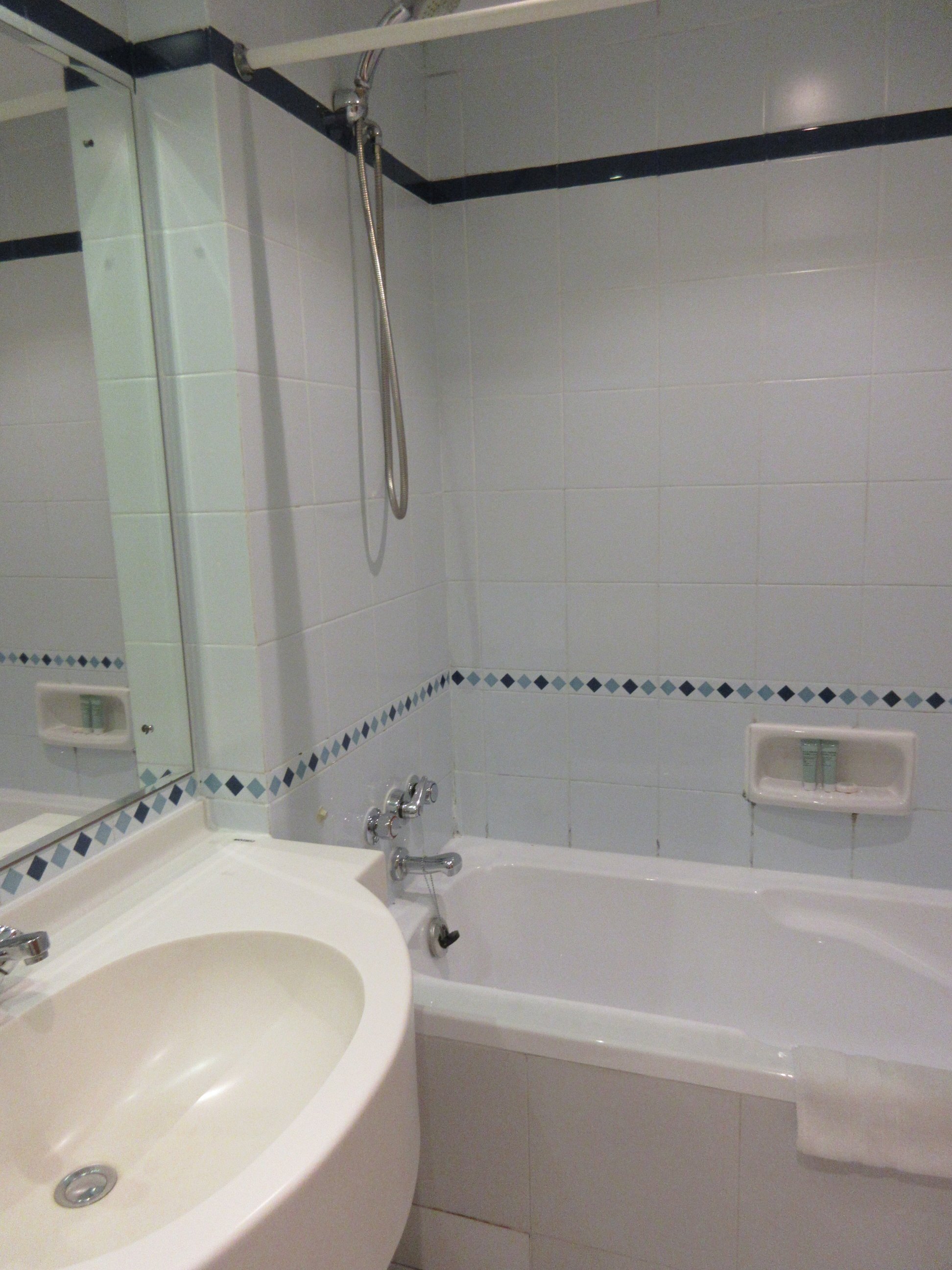 艾特肯斯彭斯酒店-浴室